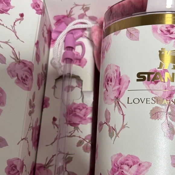 Stanley love shack fancy 40oz - Picture 3 of 3